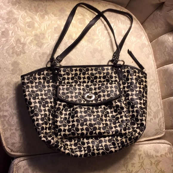 Coach purse handbag with front pocket - Picture 2 of 4